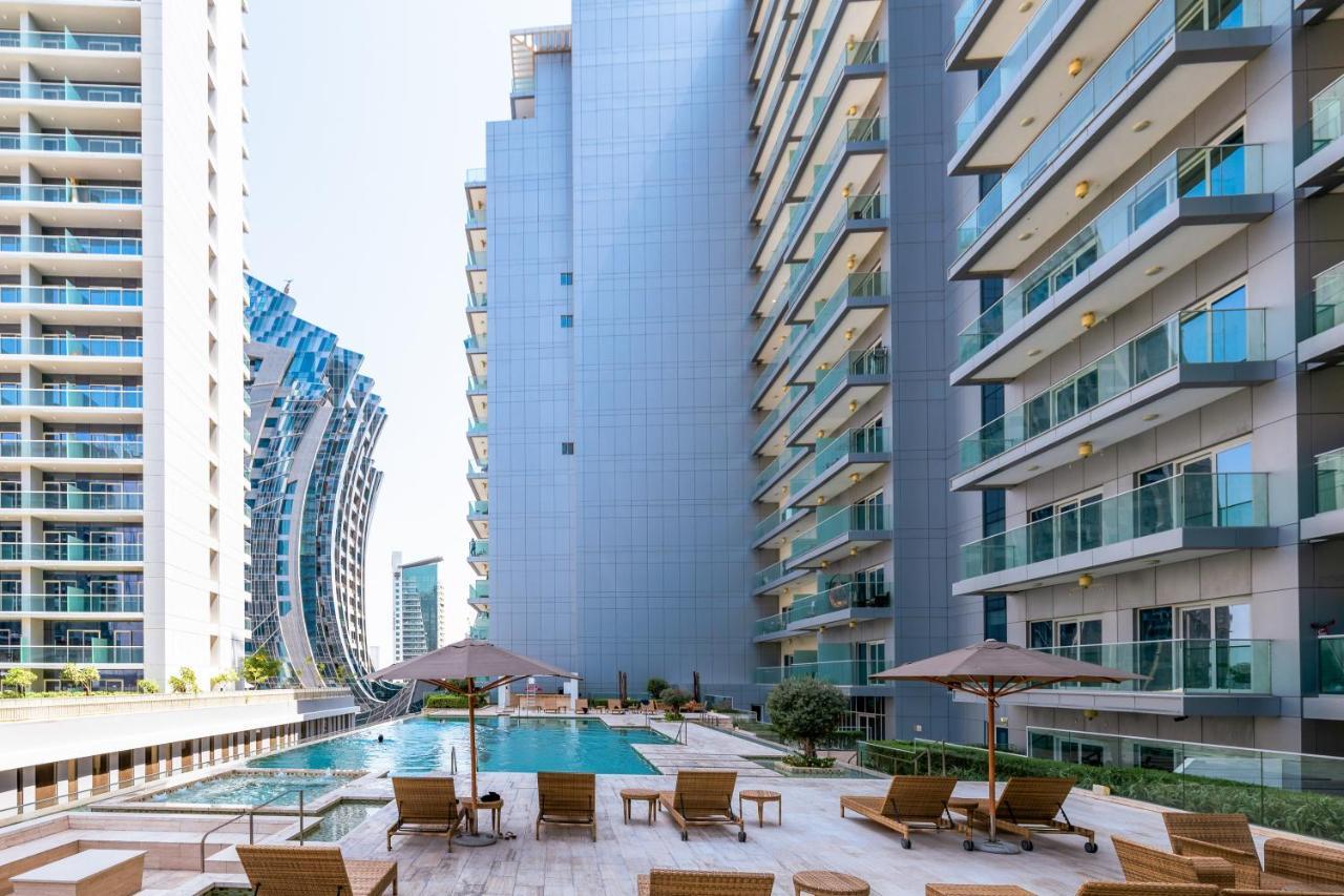 Stunning Studio Near Burj Khalifa Дубай Екстер'єр фото